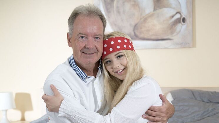 Cumshot on Anna Ray's Tits and Face