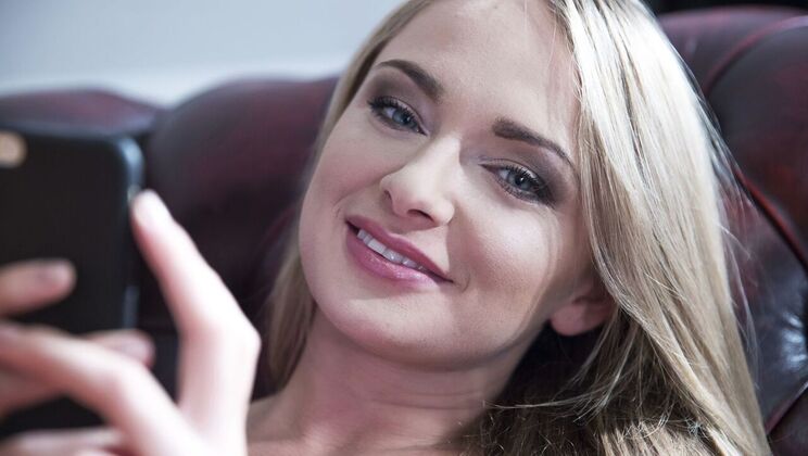 Sex Begging with Blonde Ivana