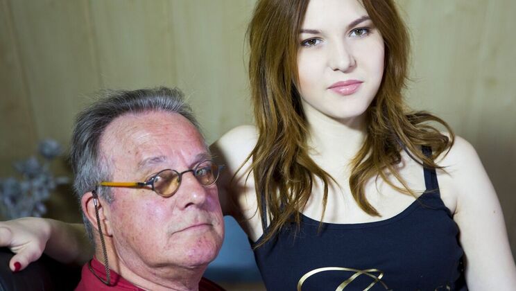 Natural Tits Teen Tries Porn Modeling