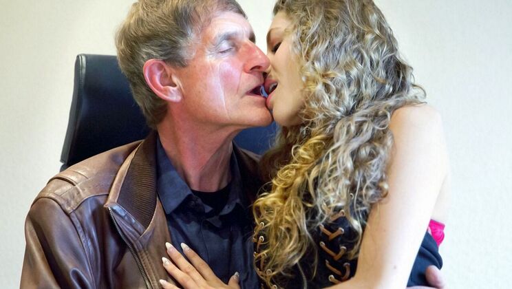 Patrik's Blowjob Ultimatum