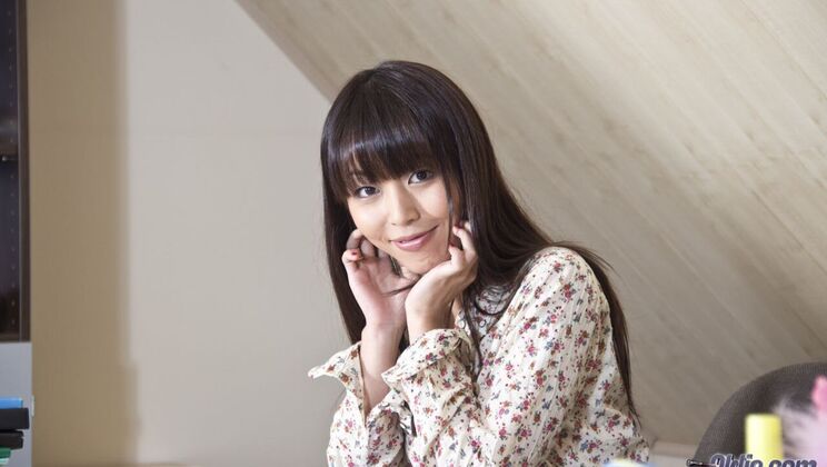 Marika Hase and Hugo Share a Passionate Kissing Moment