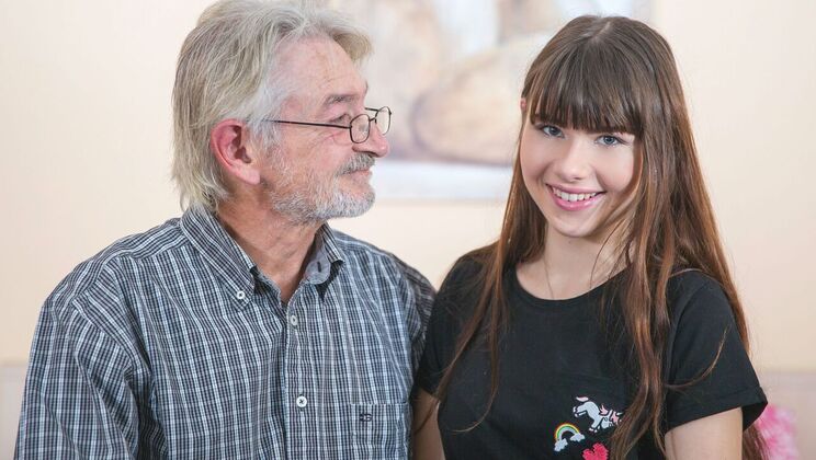 Hairy Pussy Licked by Young Brunette