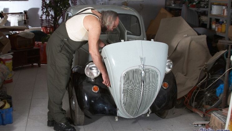 Brunette Teen Madison Parker in Doggystyle