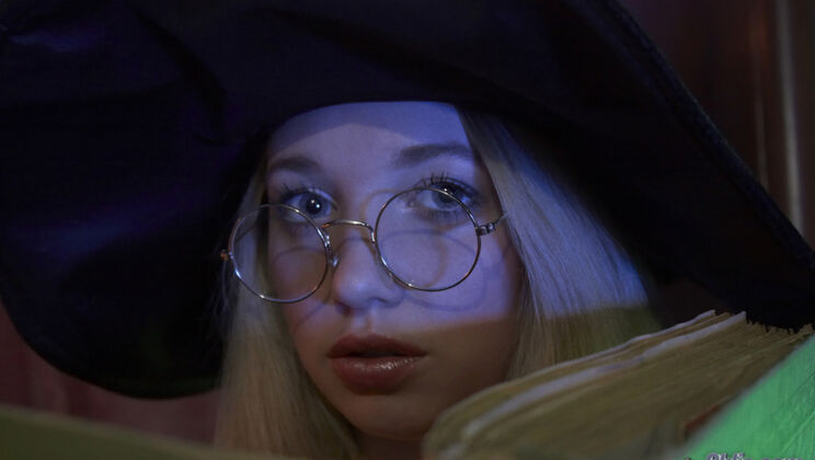 Kissing and SEX with a Blonde Girl