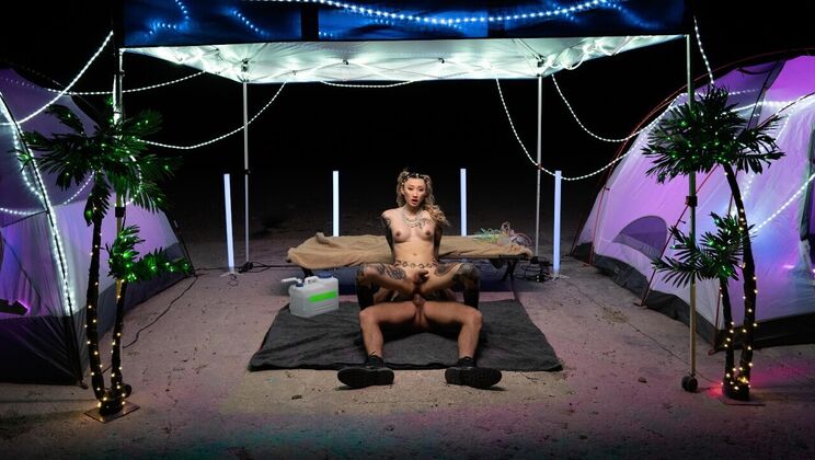 Desert Blowjob for Roman Todd