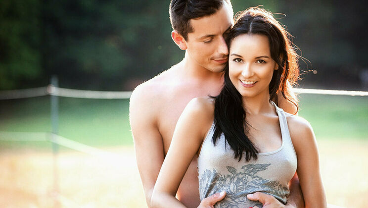 Francys Belle's Natural Tits and Shaved