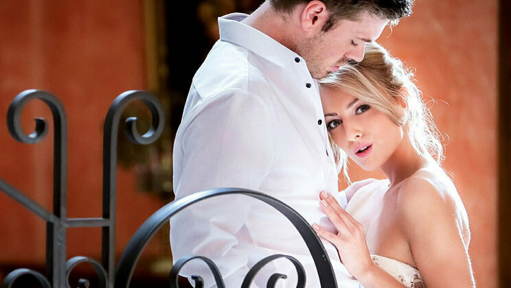 Blowjob and Cumshot - A Hot Couple's Play