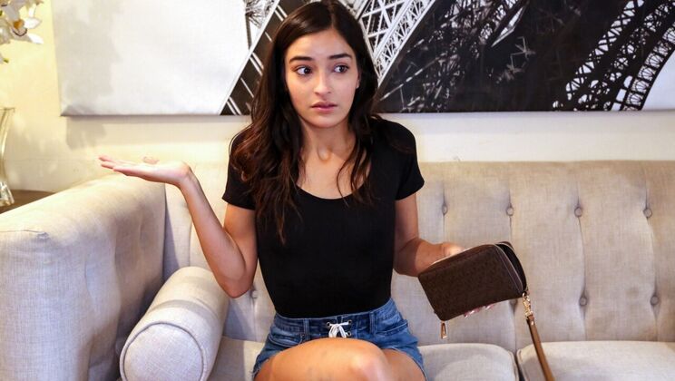 Emily Willis Natural Tits and Sexy Body