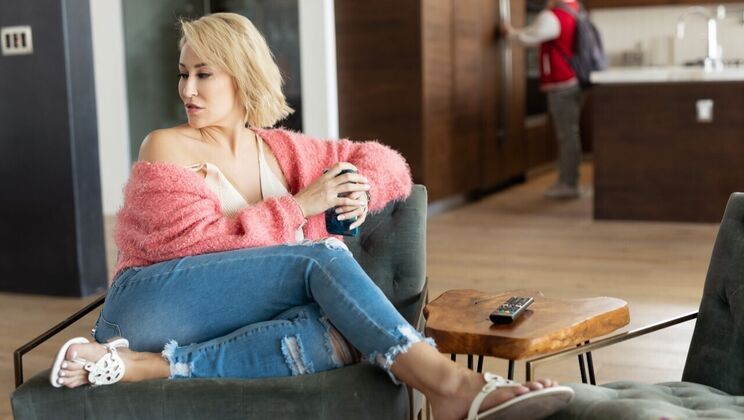 Stepmom Sucks Stepson's Big Cock in Deepthroat