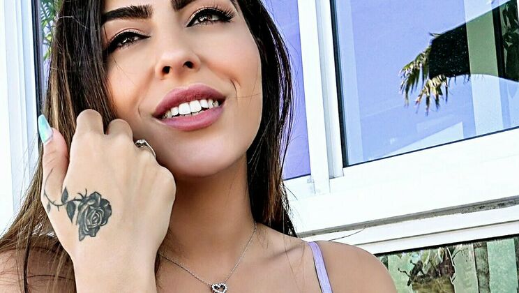 Royal Treatment: Audrey Sucks and Swallows