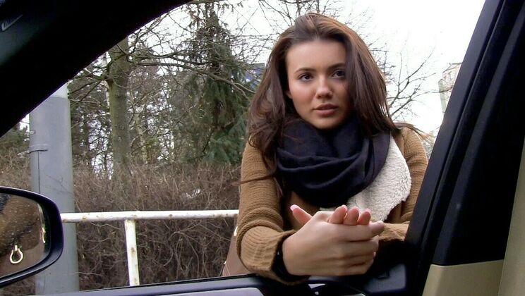 Stunning Hitchhiker Shows Off Her Assets