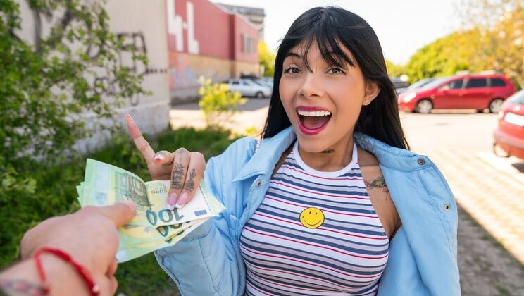 Shaved Pussy Latina Athenea Rose Masturbates