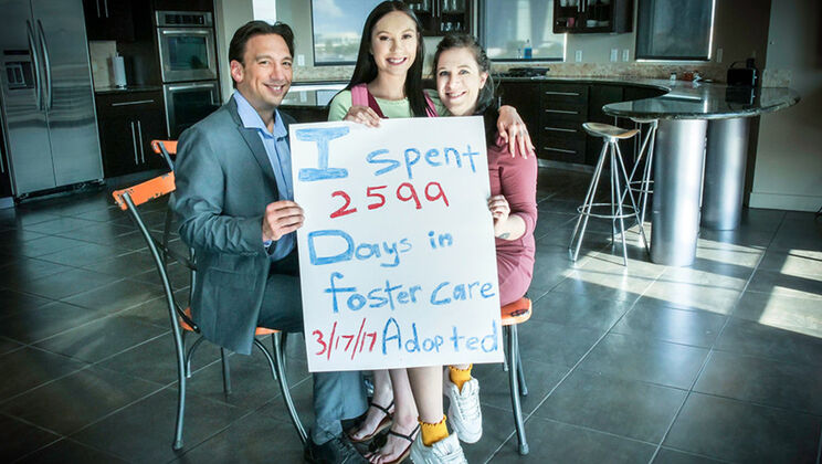 Light Skin Teen Fucks Older Woman