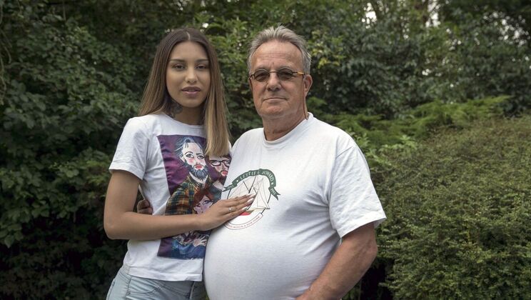 Tattooed Beauty's Blowjob and Cumshot