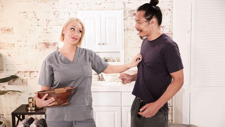 Leo Vice's Big Tits Adventure