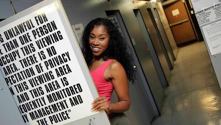 Yasmine De Leon Swallows Cum - Ebony MILF Facial