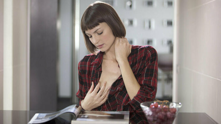 Tattooed Girl's Masturbation Moment