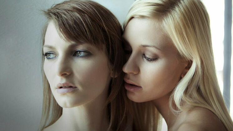 Hardcore Lesbians in Lingerie - Tracy Lindsay and Flora's Love For Sale - Chapter 1