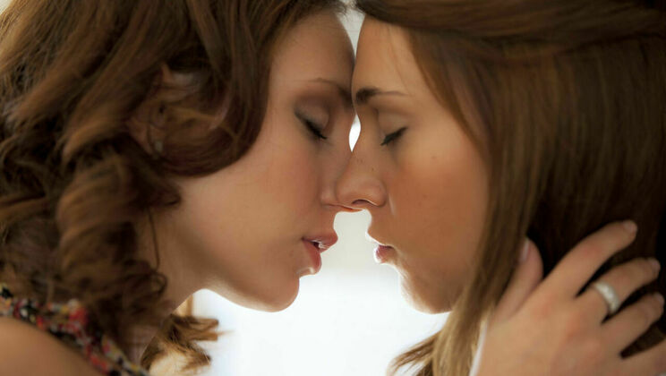 Alexis Brill and Nataly Von: Lesbian Passion
