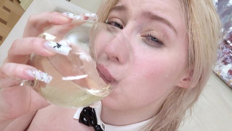 Teen Kira Viburn's Ultimate Deepthroat and Facial