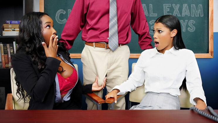 Big Ass Ebony Babe Gets Fucked in Missionary