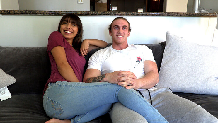 Vanessa Ortiz and Muscled Dustin Reynolds Get Laid in an Interview