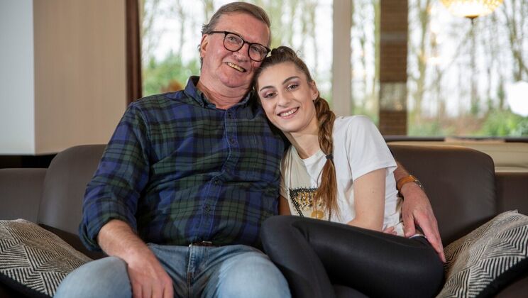 Nicole's Pussy Licking and Fingering