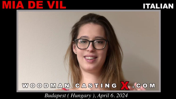 Mia De Vil Hardcore Casting - 69 & Spanking