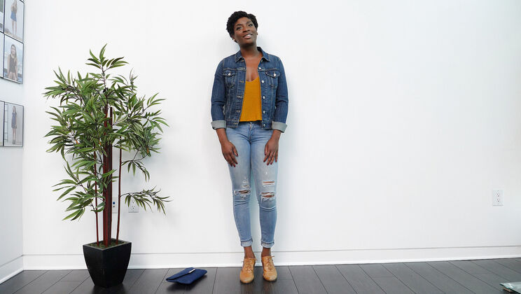 Kelly Gives a Blowjob