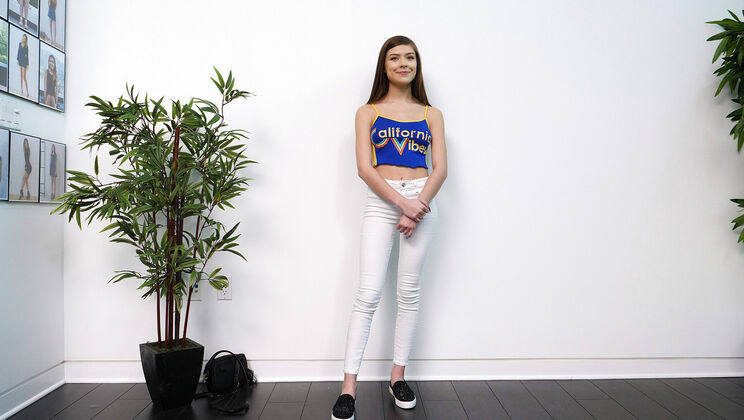 Winter Tries Deepthroat