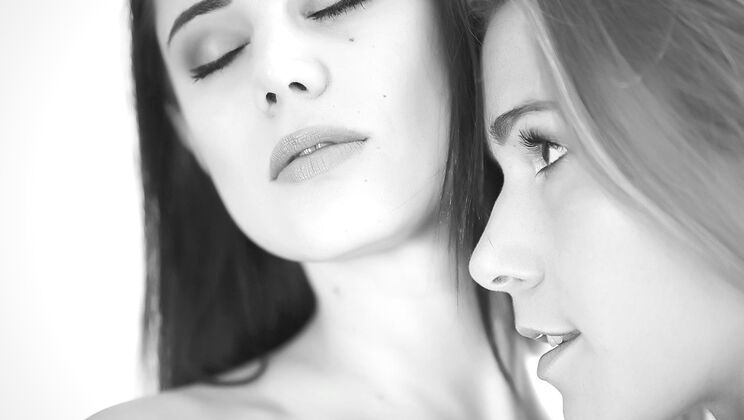 Natural Tits, Small Tits, and Puffy Nipples in Threesome