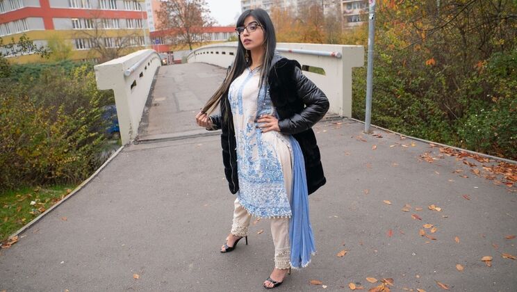  Outdoor POV Action with Aaliyah Yasin 