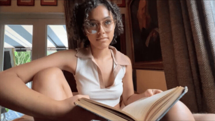 Blowjob from a 19yo Latina