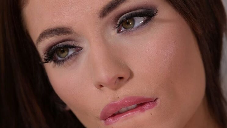 French beauty Clara Mia bedroom fuck and blowjob session