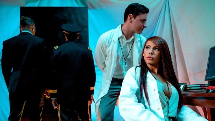 Outdoor Doggystyle with Athletic Tia and Muscular Tommy