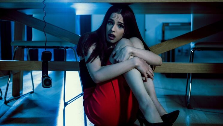 Shaved Pussy Masturbation Before Hardcore One-On-One Fucking