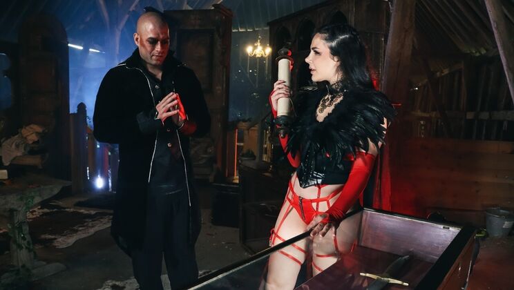 Big Cock Xander Corvus Pleases Valentina Nappi Indoors