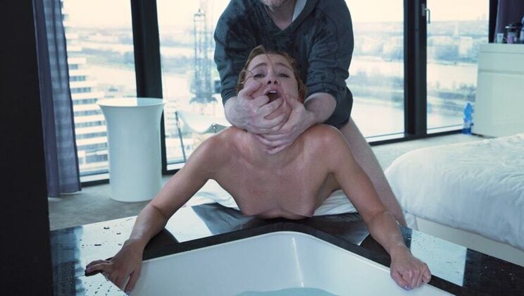 Amateur hardcore with blonde Ivi Rein rough fuck creampie