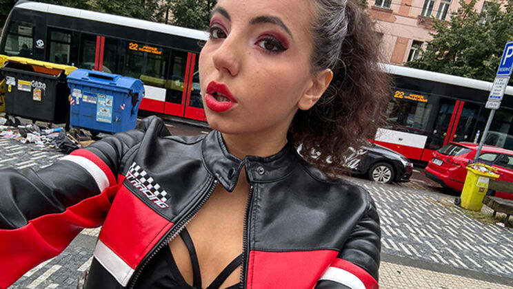 Kinky Czech Babe Mini Mitzi in Femdom Fetish