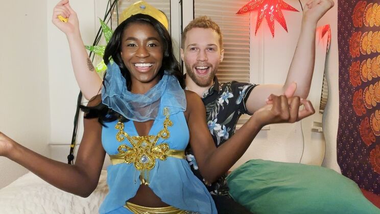 Jonte Facefucks Nicole In Genie Role Play