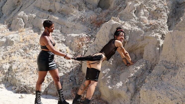 Desert Heat Impact Play With Flogger on Honey G