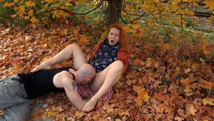 Autumn Leaves Kissing and Licking – Simona and Leo