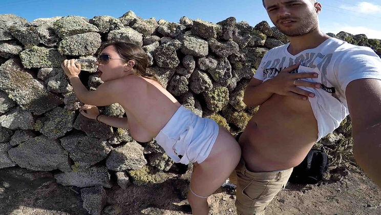 Miriam Gives Jorge A Blowjob In The Car